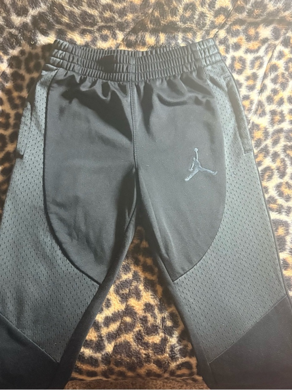 Nike Jordan Boys' Black Jogger Sweatpants with Jumpman Logo